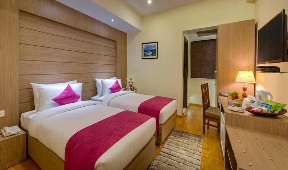 Hotel Tu Casa International Near Delhi Airport New Delhi Exteriör bild