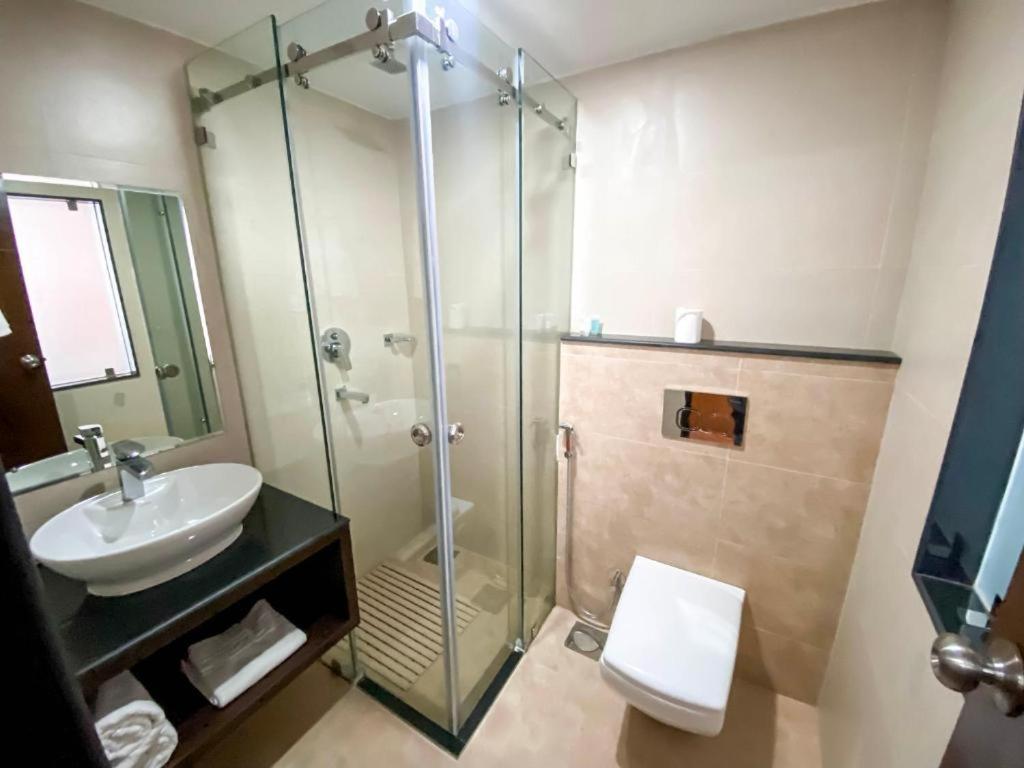 Hotel Tu Casa International Near Delhi Airport New Delhi Exteriör bild